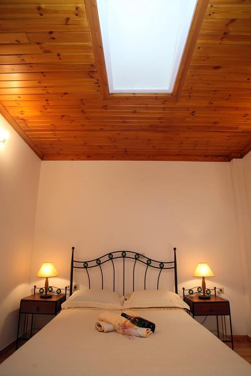 Menelia Cottage Platístoma Chambre photo