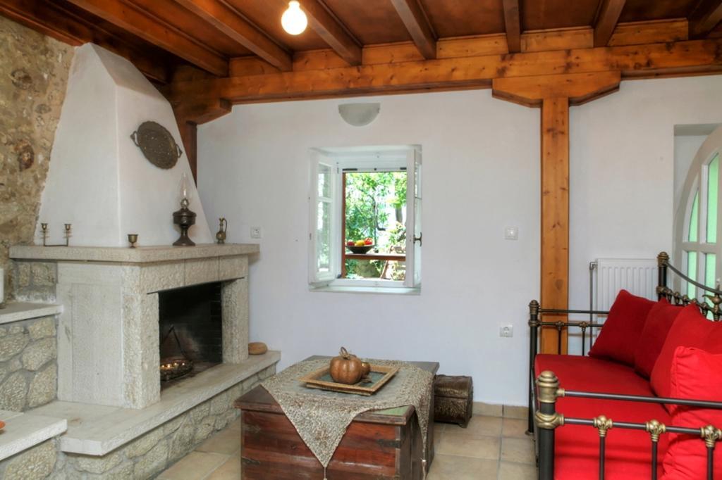 Menelia Cottage Platístoma Chambre photo