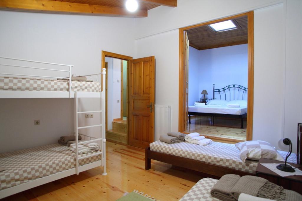 Menelia Cottage Platístoma Chambre photo